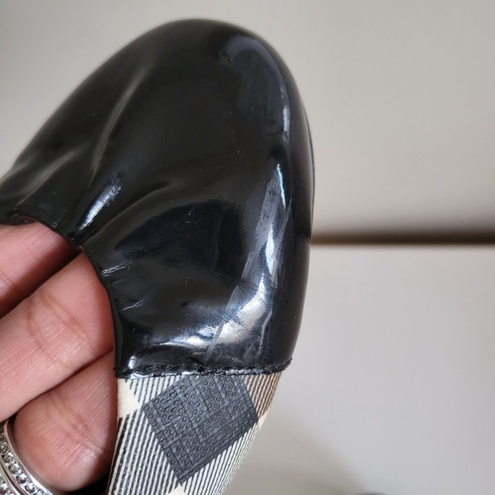 AUTHENTIC BURBERRY BALLET SHOES (PATENT LEATHER NOVA CHECK CANVAS - Picture 10 of 12